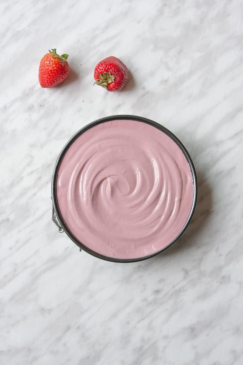 Strawberry cheesecake in pan