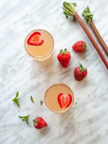 Strawberry rhubarb kombucha in glasses